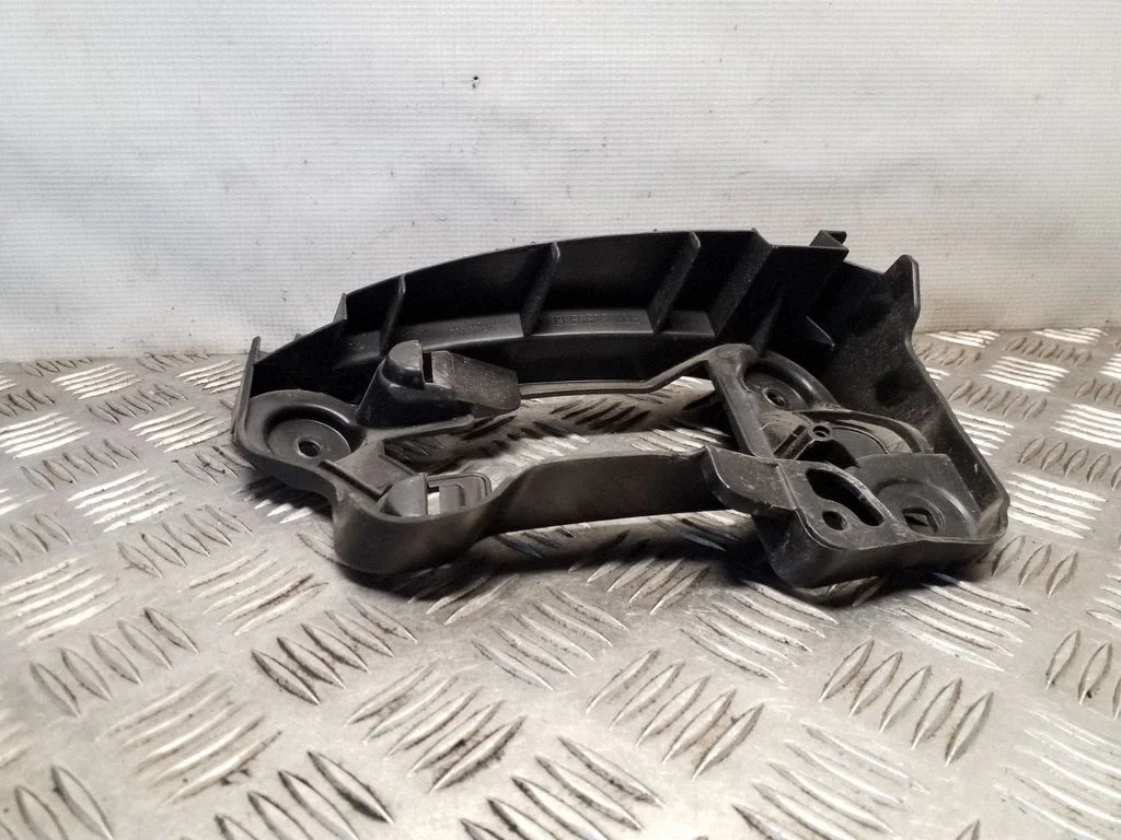 Rear bumper mounting bracket – Volkswagen Passat CC (2008-2016)