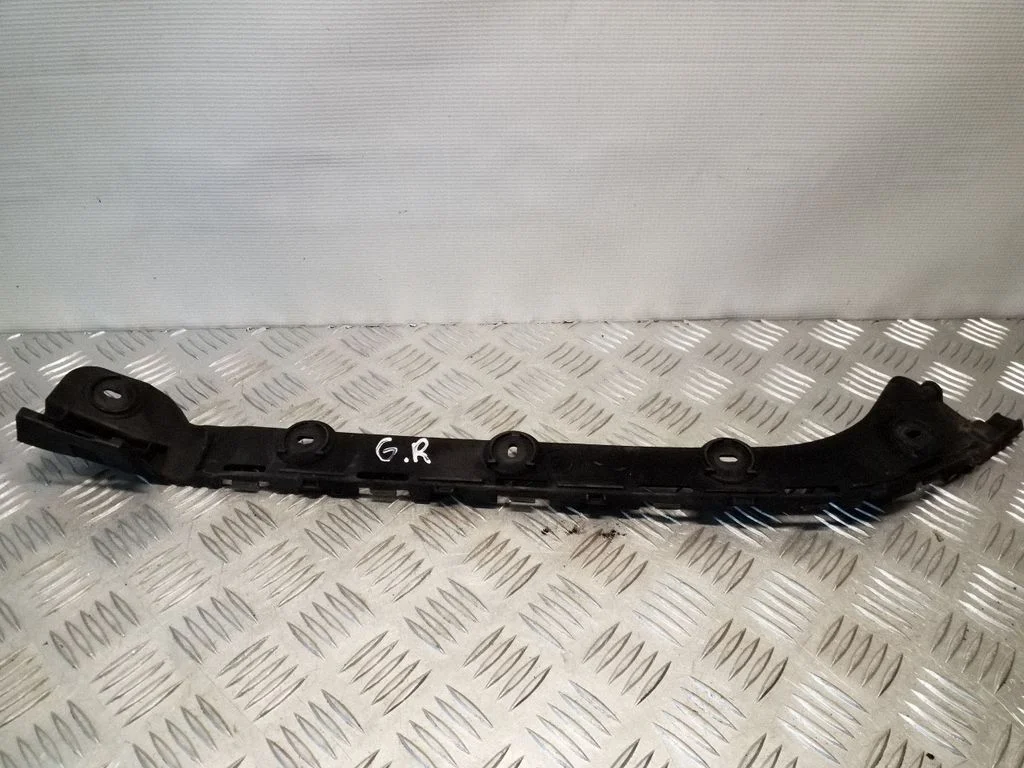 Rear bumper mounting bracket – Skoda Octavia Mk3 (5E) (2013-2019)