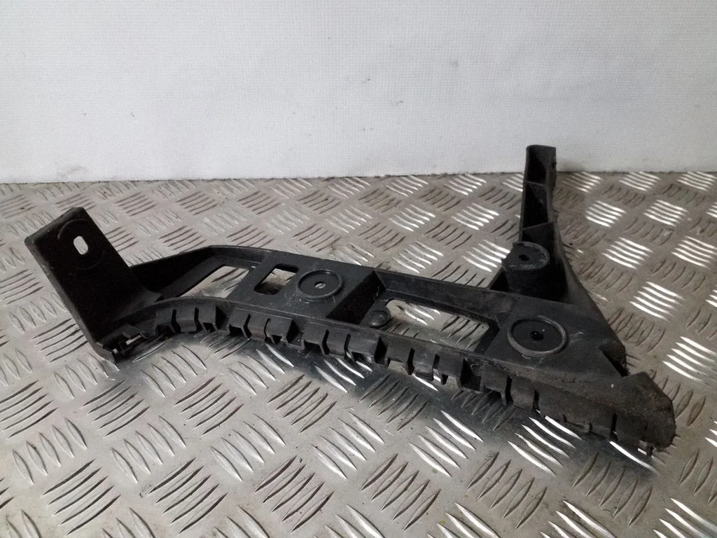 Aizmugurējā bufera turētājs 1T0807394D