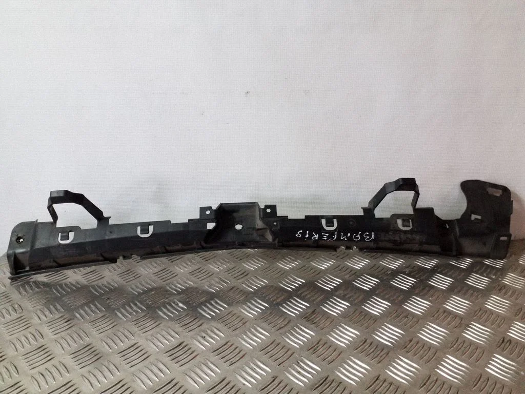 Aizmugurējā bufera turētājs – Opel Astra J (2010-2015)