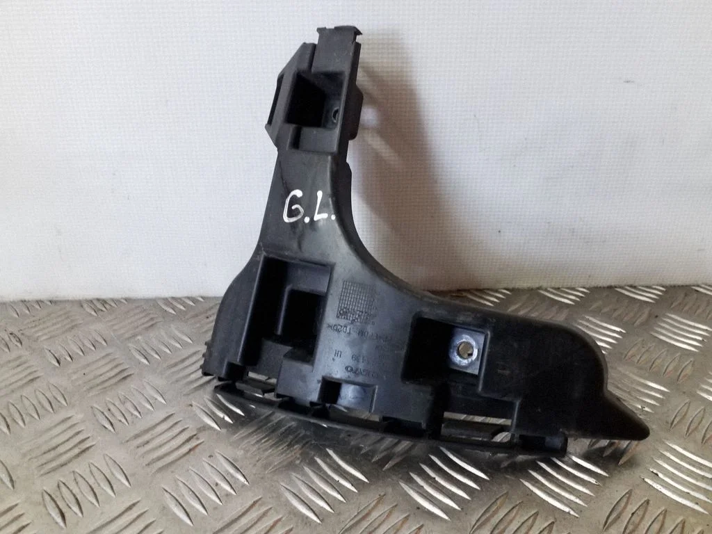 Rear bumper mounting bracket 30763439