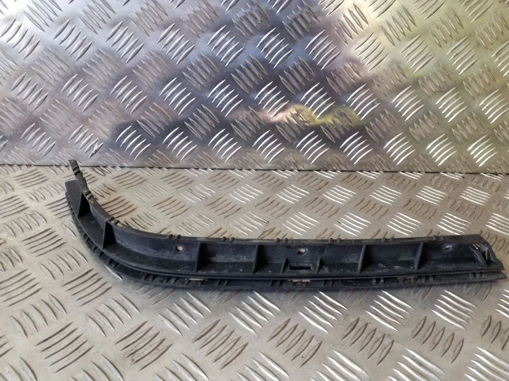 Rear bumper mounting bracket – Opel Zafira A (1999-2005)
