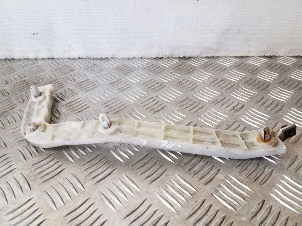 Rear bumper mounting bracket – left