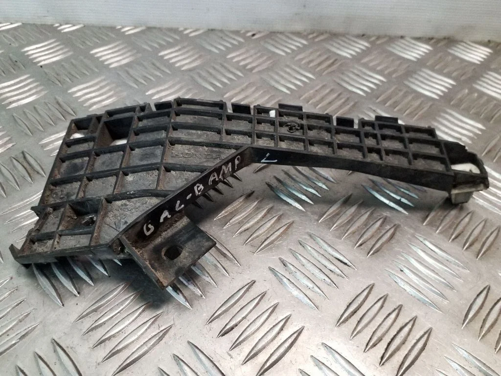 Rear bumper mounting bracket – left