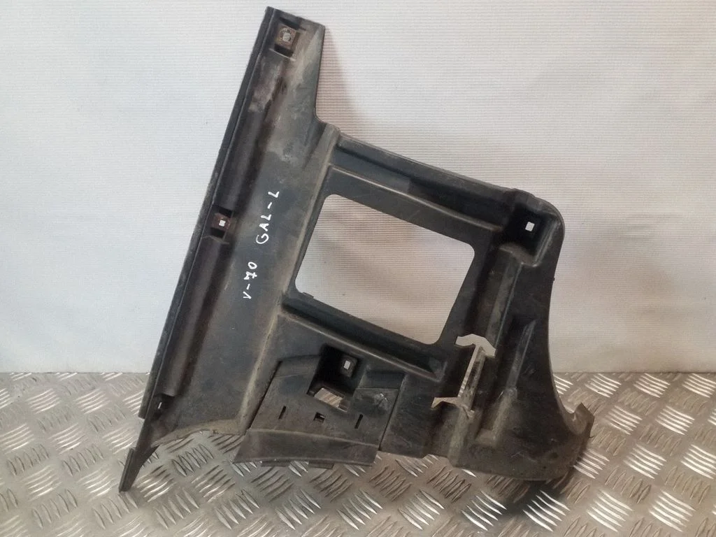 Rear bumper mounting bracket – Volvo V70 (2005-2008)