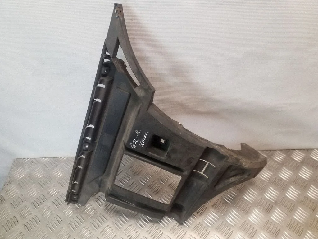 Aizmugurējā bufera turētājs 08693383