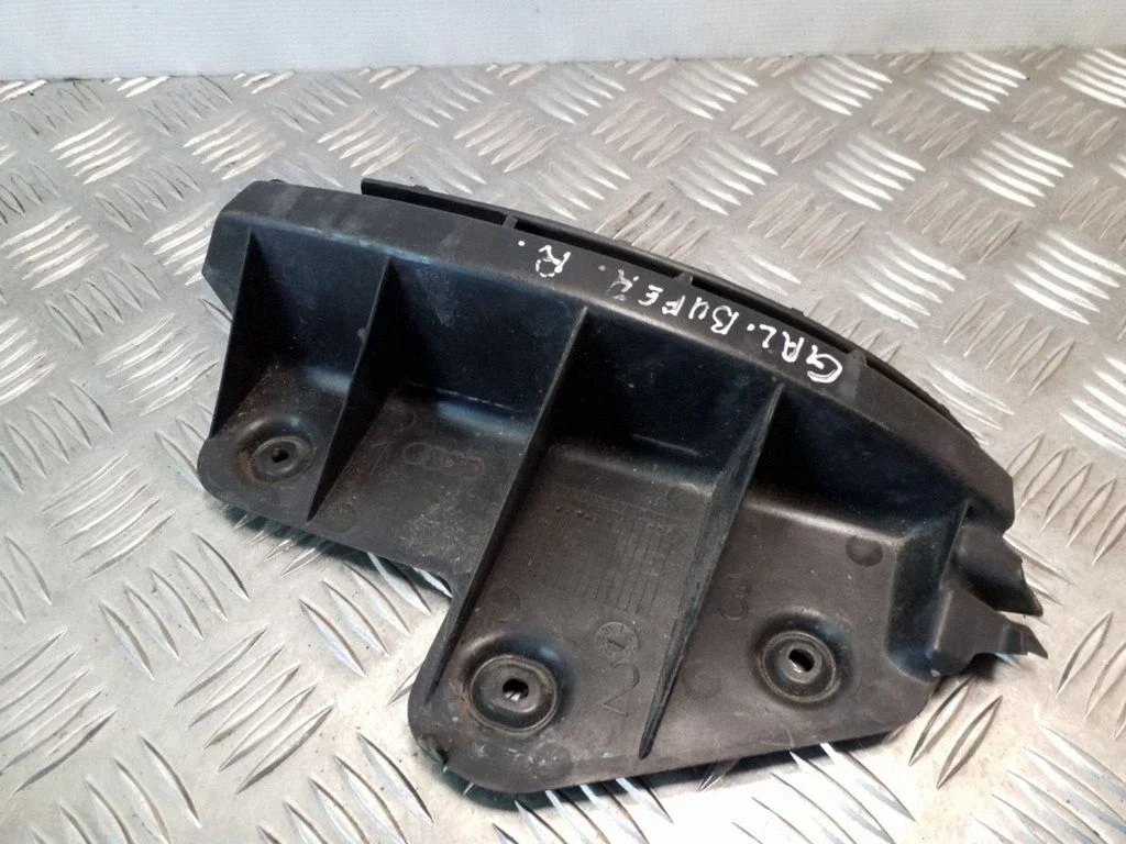 Aizmugurējā bufera turētājs – Audi A3 S3 8P (2003-2012)