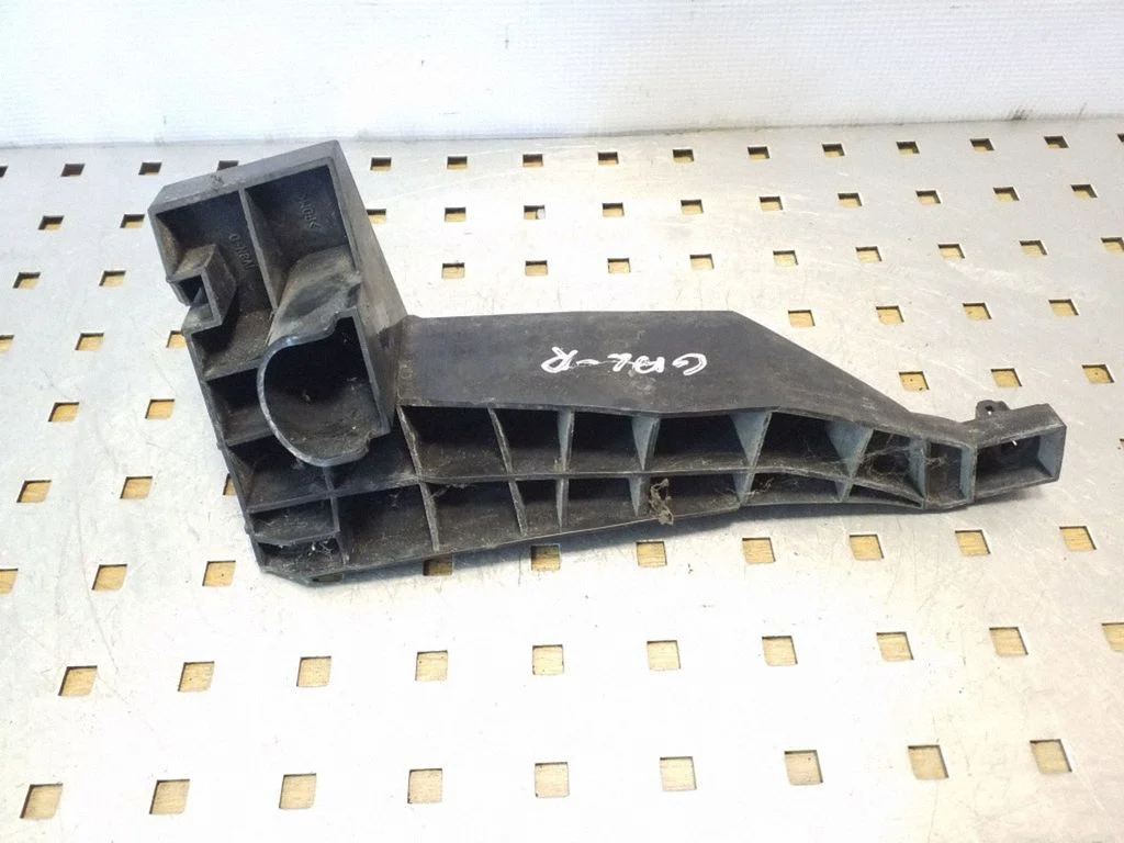 Rear bumper mounting bracket – rear right