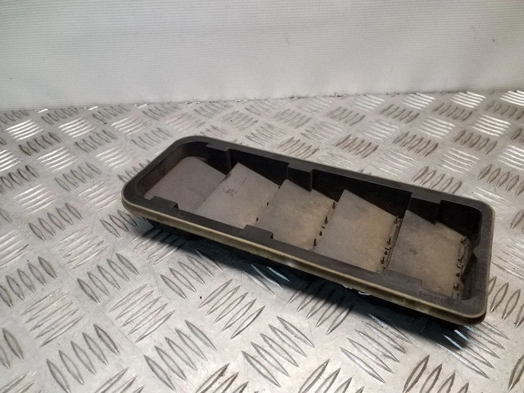 Quarter panel pressure vent – Volvo V40 (2012-2019)