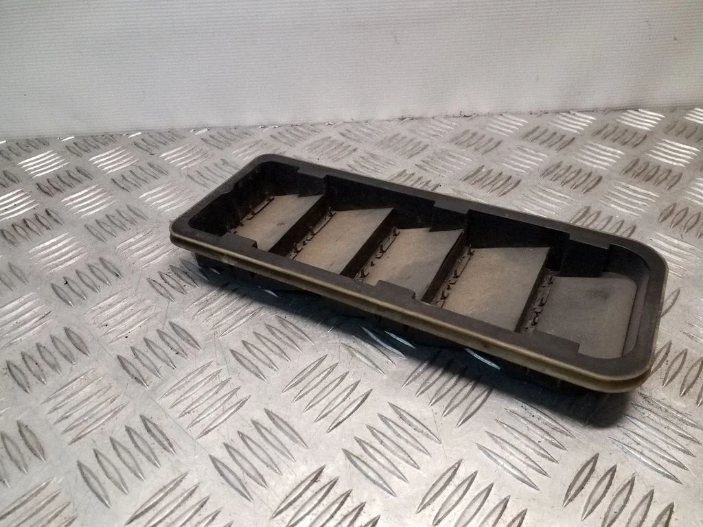 Quarter panel pressure vent – Volvo V40 (2012-2019)