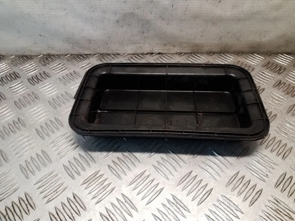Quarter panel pressure vent – Lexus RX III (2008-2015)