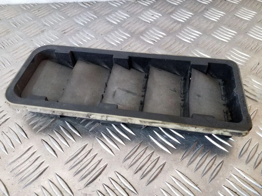 Quarter panel pressure vent – Volvo XC60 (2009-2013)