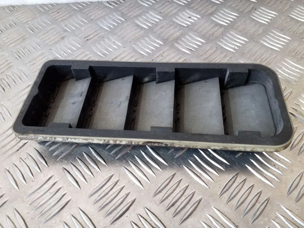 Quarter panel pressure vent – Volvo XC60 (2009-2013)