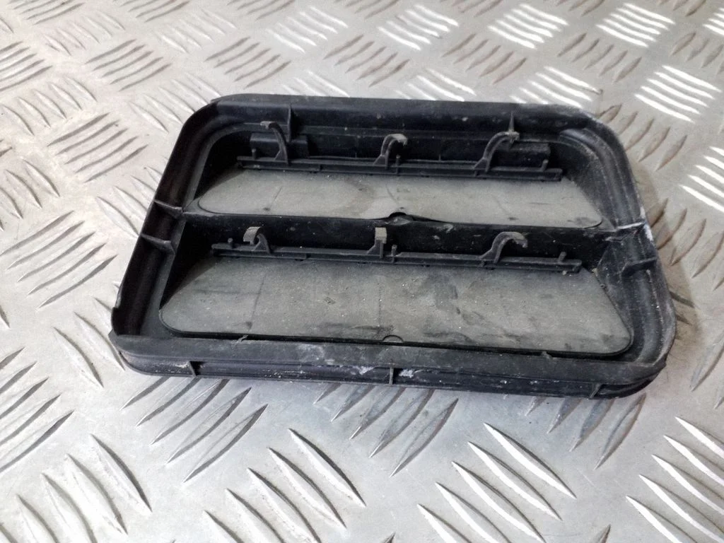 Ventilatsioonirest 7700838358