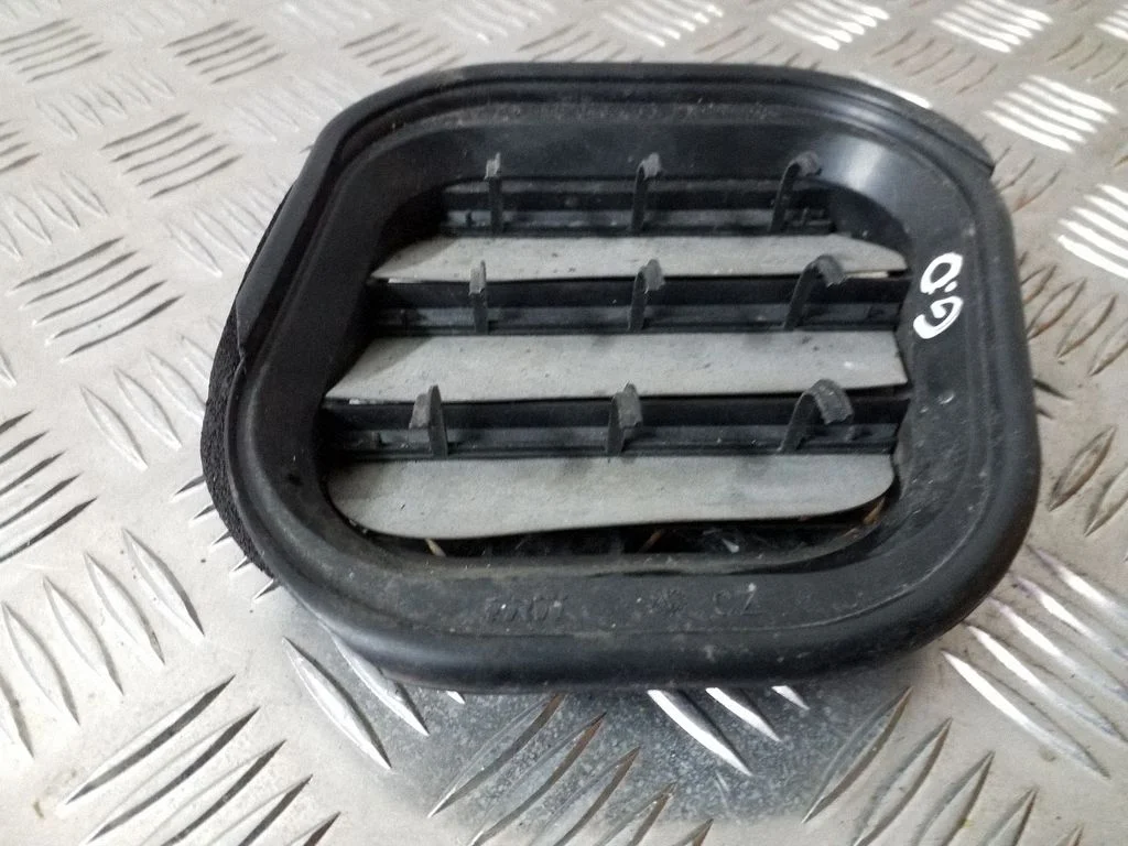 Ventilācijas režģis 1T0819466C