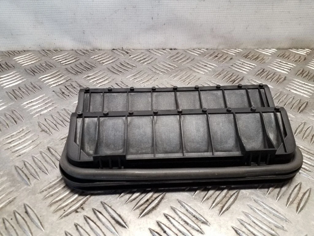 Ventilatsioonirest 3C0819465