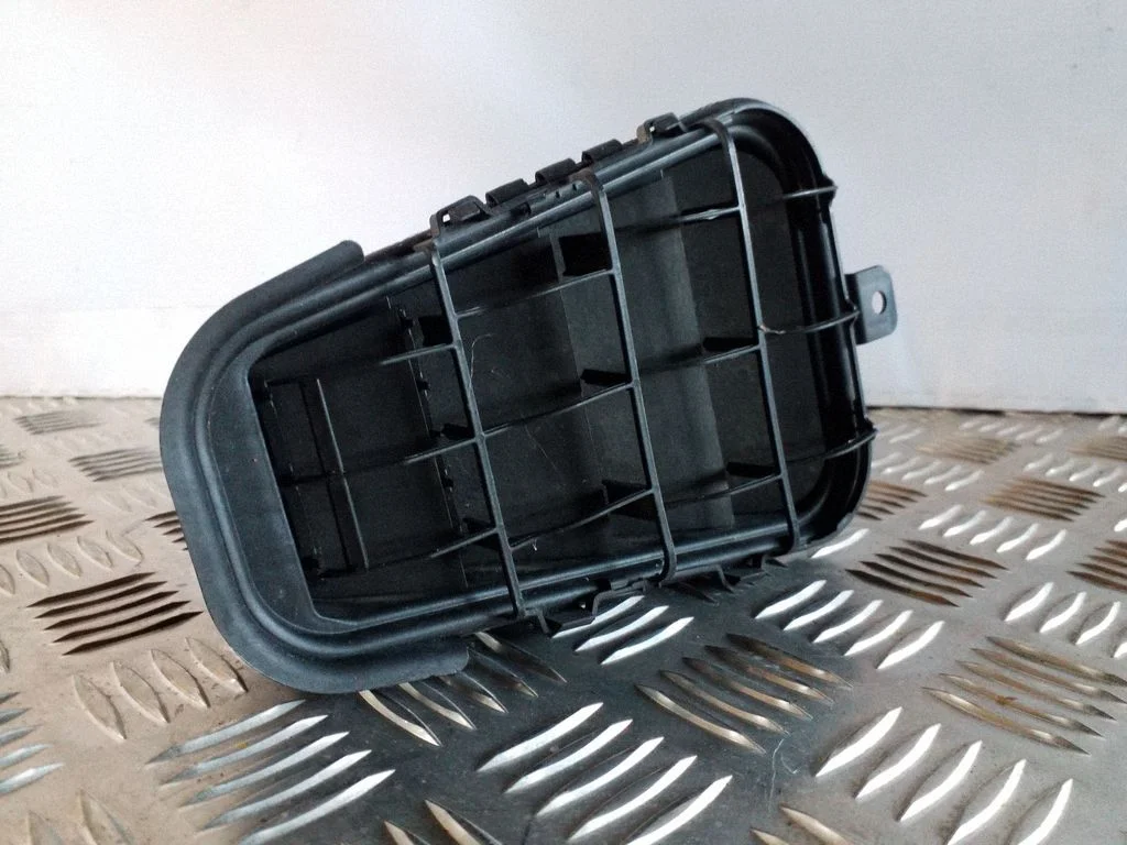 Quarter panel pressure vent – Audi A6 S6 C7 4G (2011-2018)