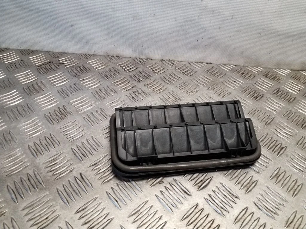 Ventilatsioonirest 3C0819465