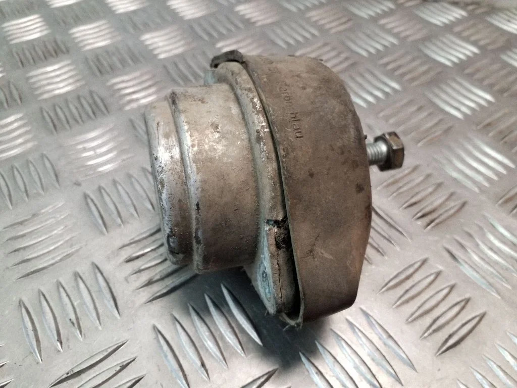 Gearbox mount – Audi A6 Allroad C5 (1999-2005)