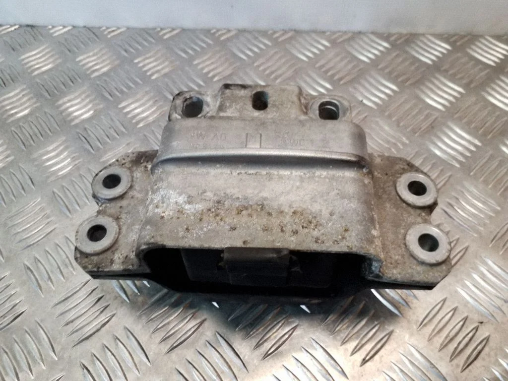Ātrumkārbas spilvens 1K0199555