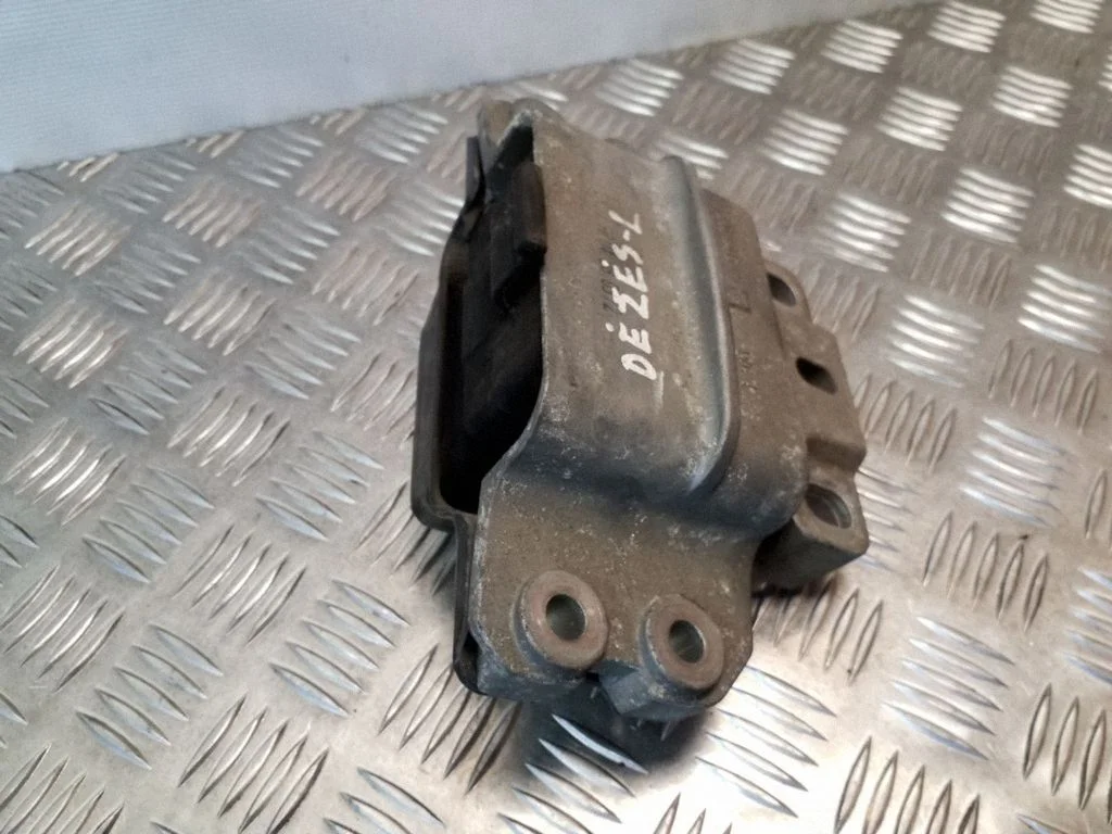 Ātrumkārbas spilvens 1K0199555