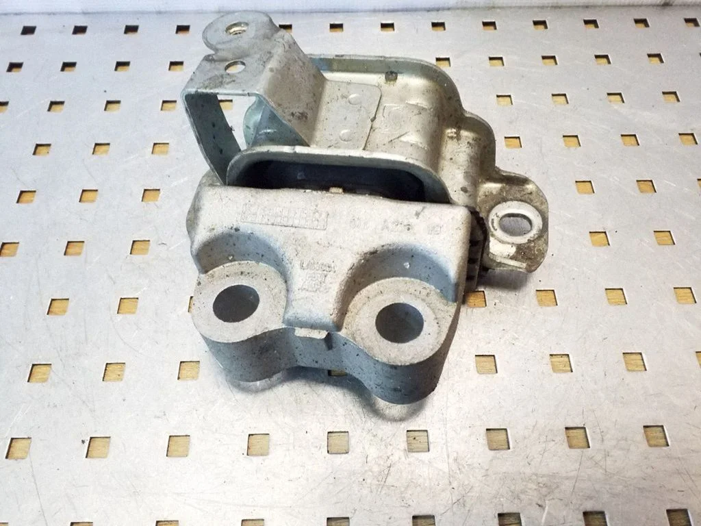 Ātrumkārbas spilvens 071A23619