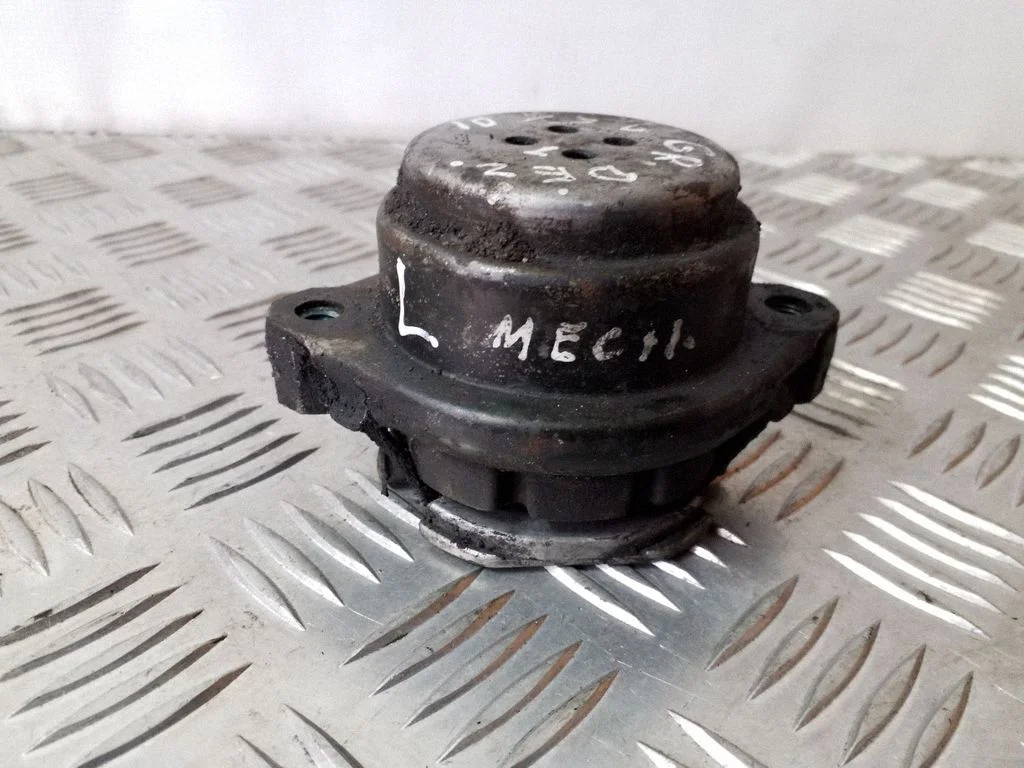 Gearbox mount – Audi A4 S4 B5 8D (1999-2000)