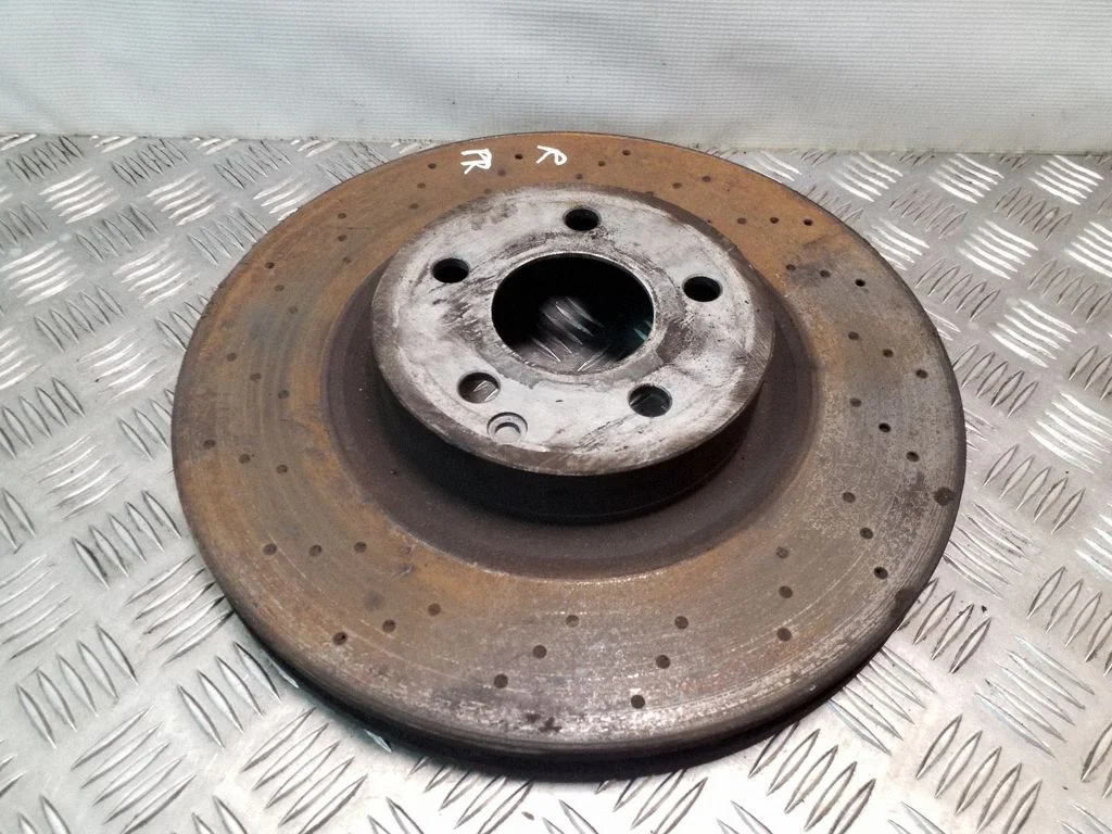 Front brake disc – right