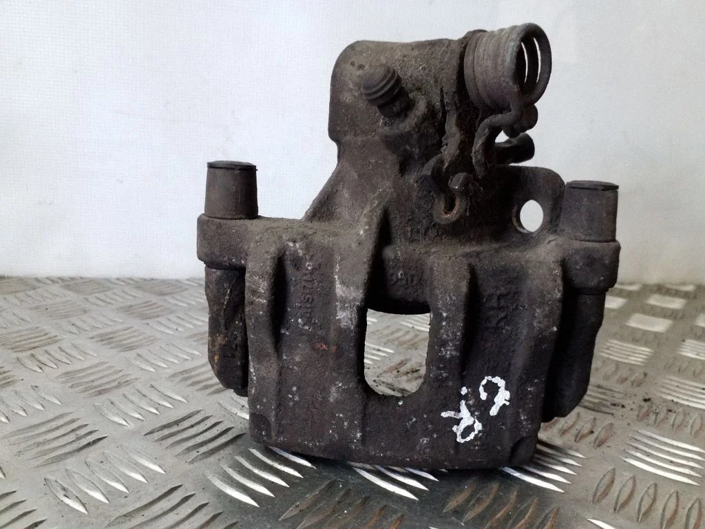 Tagumine pidurisadul – parem