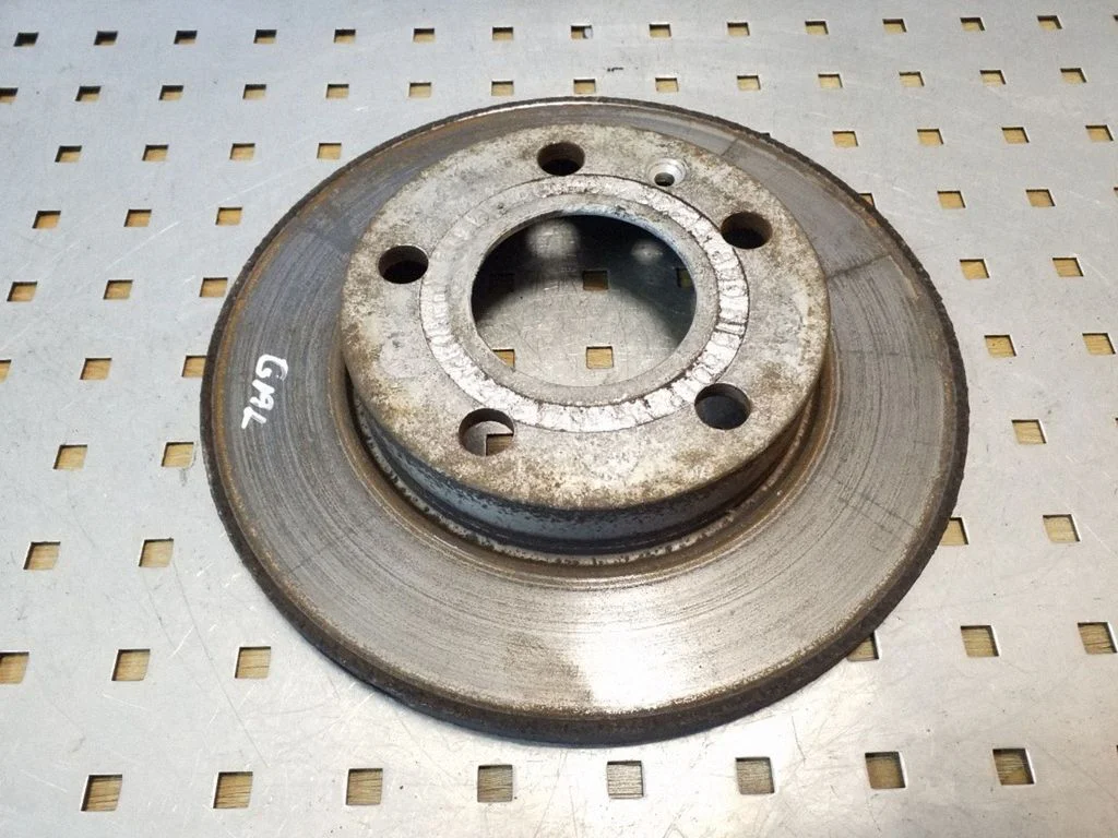 Tagumine piduriketas