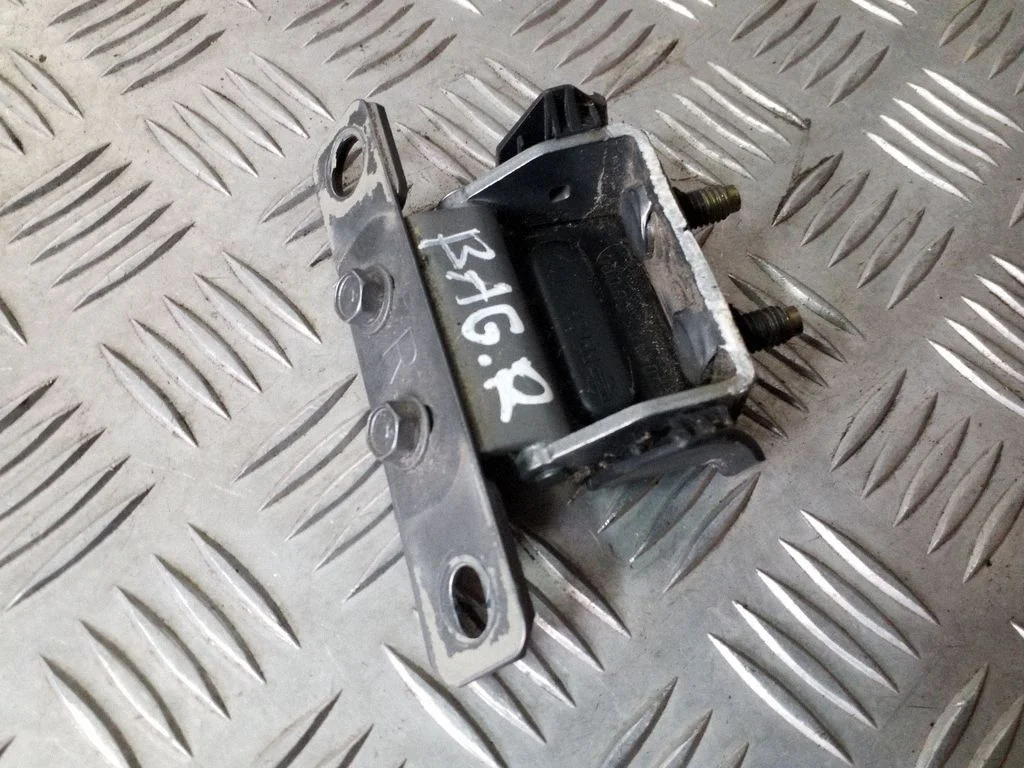 Tagaluugi hing 90440CG000