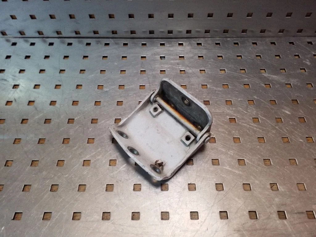 Tailgate/trunk/boot hinge 6397400037