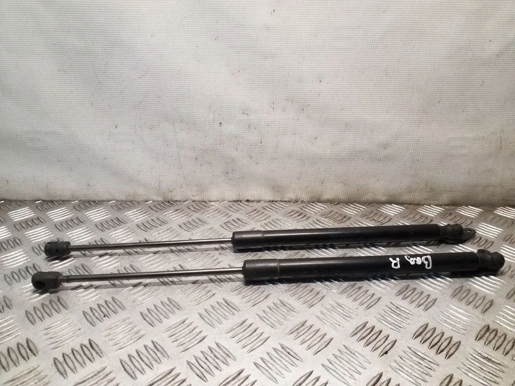Aizmugurējā vāka amortizators – Volkswagen Tiguan (2007-2016)