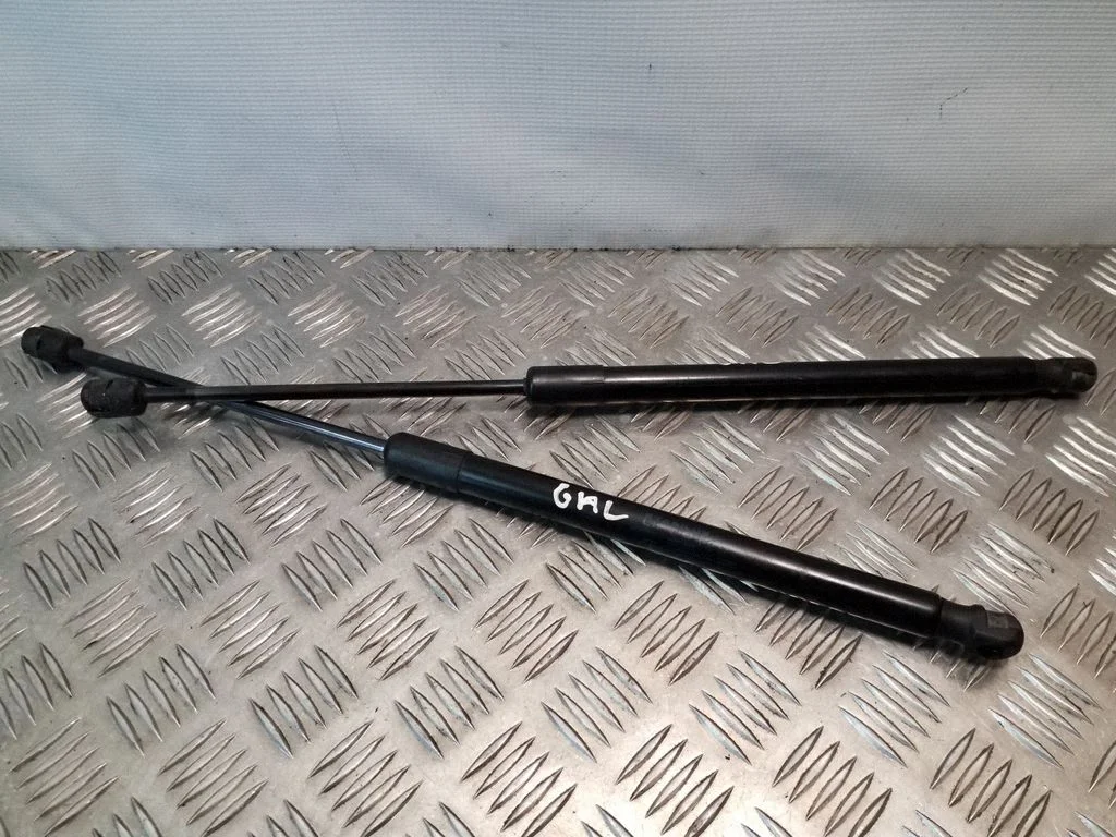 Tailgate/trunk strut/damper – Mercedes-Benz E-Class W212 (2009-2016)
