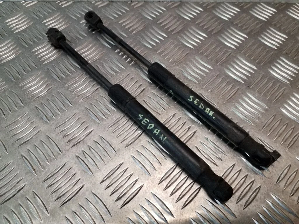 Tailgate/trunk strut/damper – Audi A4 S4 B6 8E 8H (2001-2005)