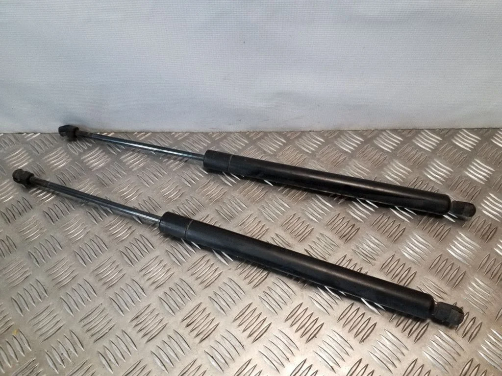 Aizmugurējā vāka amortizators 7M0827550G
