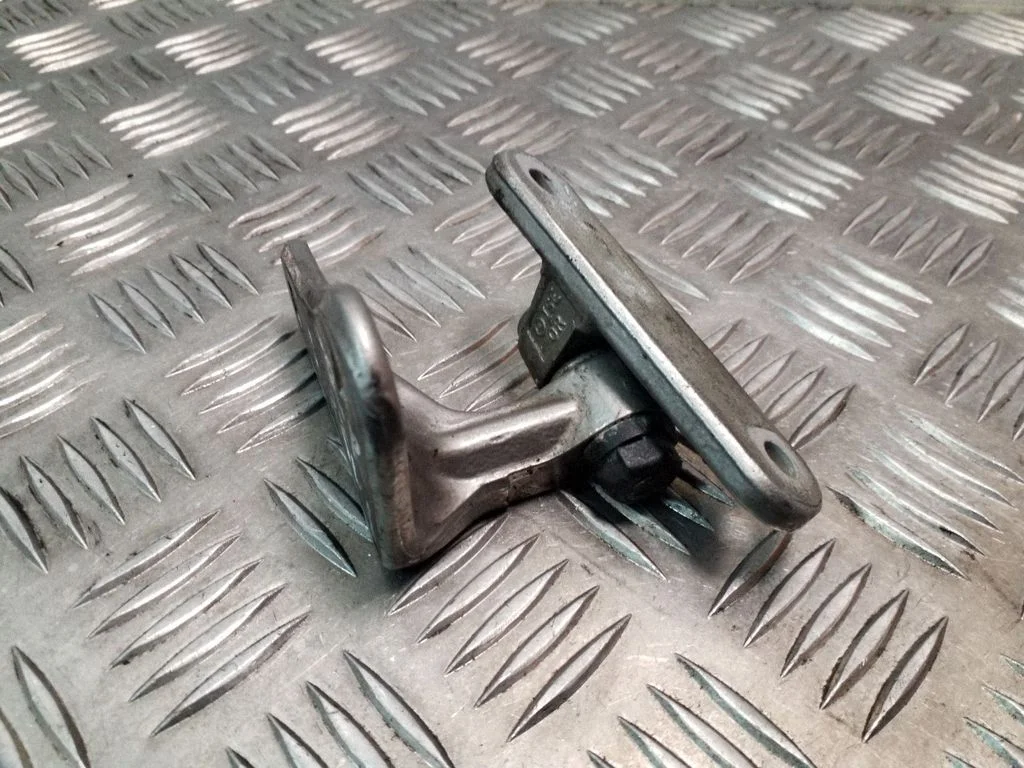 Front door upper hinge – right