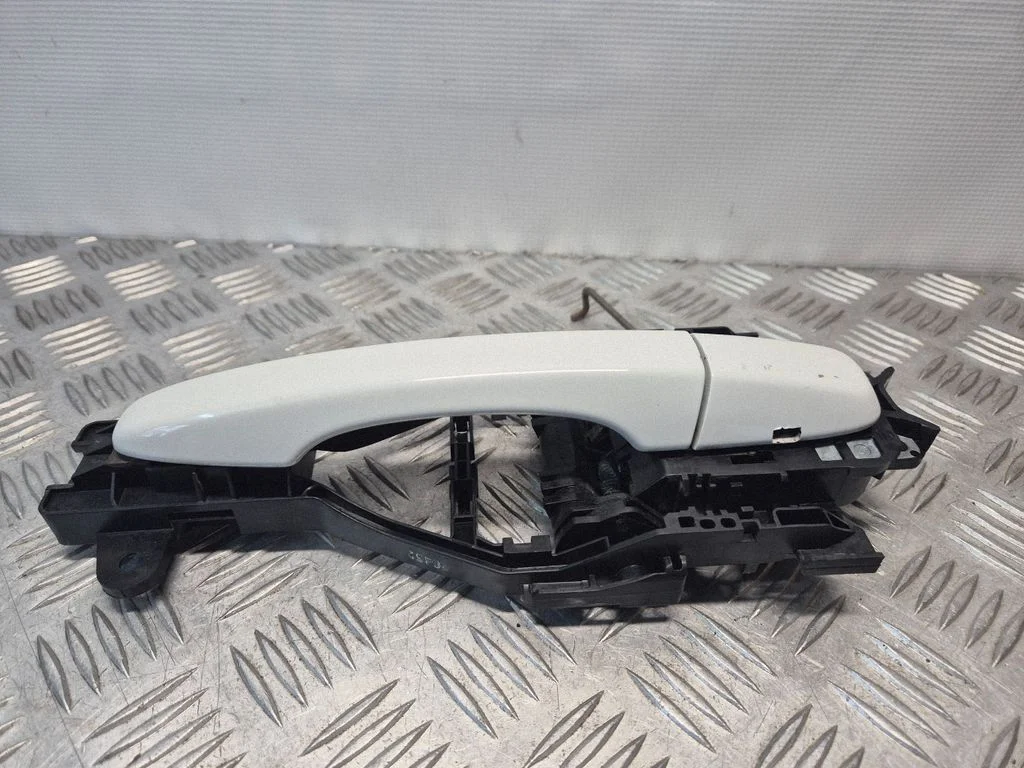 Front door exterior handle – Volvo V40 (2012-2019)
