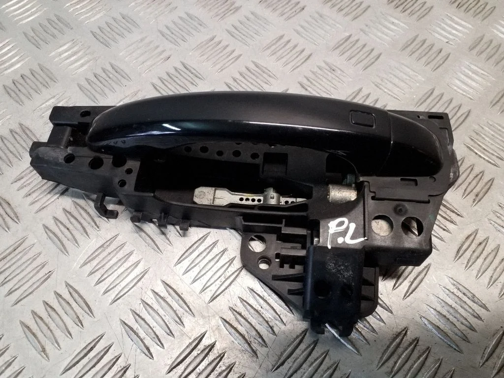 Esiukse välimine käepide 8T01837885