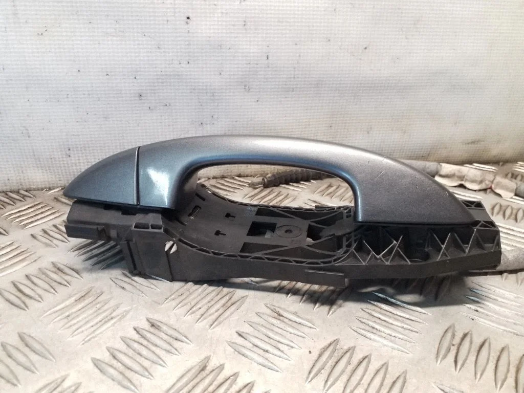 Esiukse välimine käepide 5L0837885C