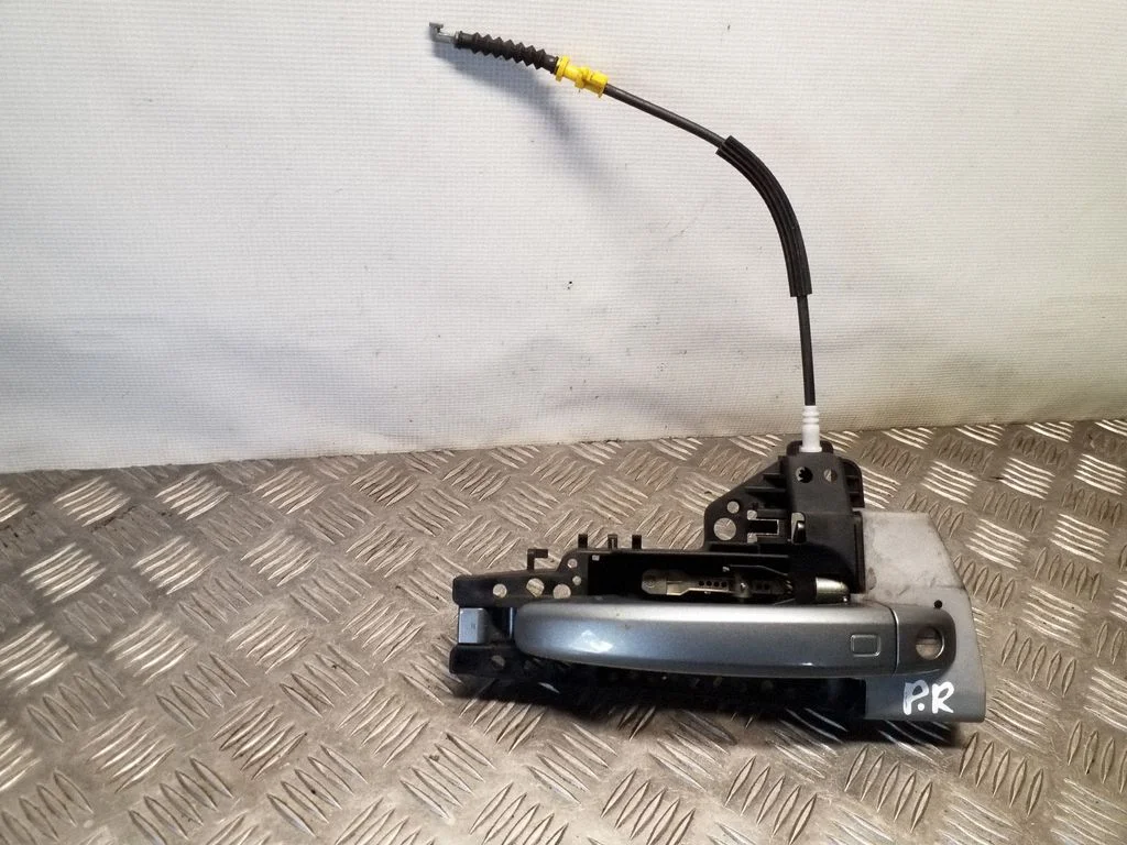 Esiukse välimine käepide 8T0837886A