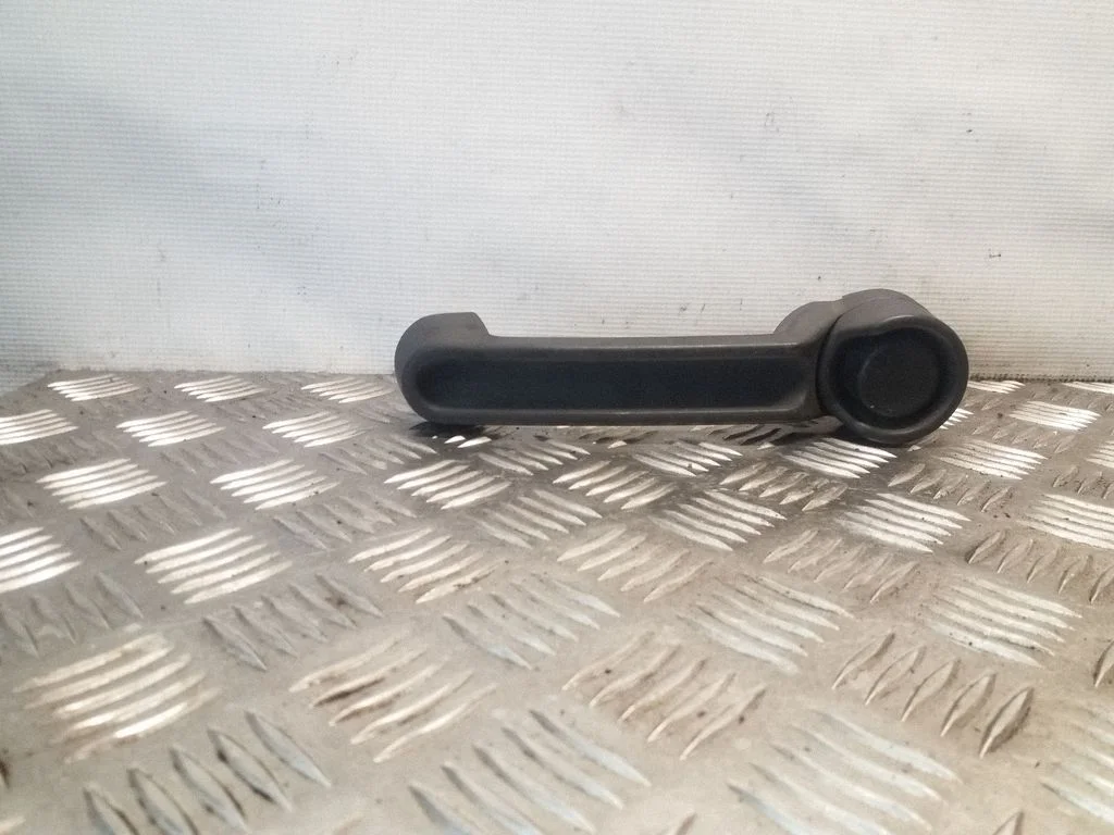 Front door exterior handle – front left