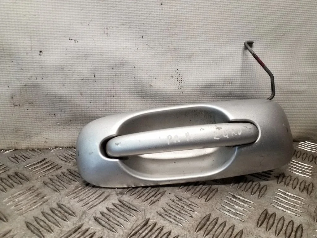 Klamka zewnętrzna drzwi przednich SR7196