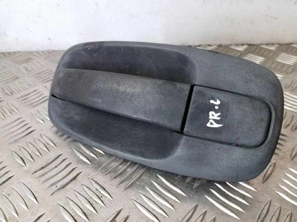 Front door exterior handle – left
