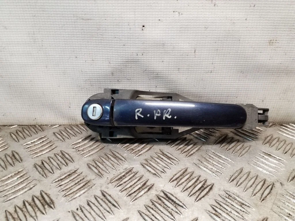 Front door exterior handle – Volkswagen Passat B5 (1997-2000)
