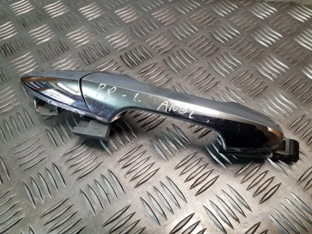 Front door exterior handle – left