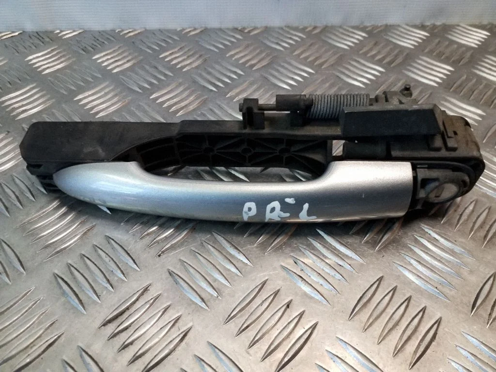 Klamka zewnętrzna drzwi przednich 80611AV600