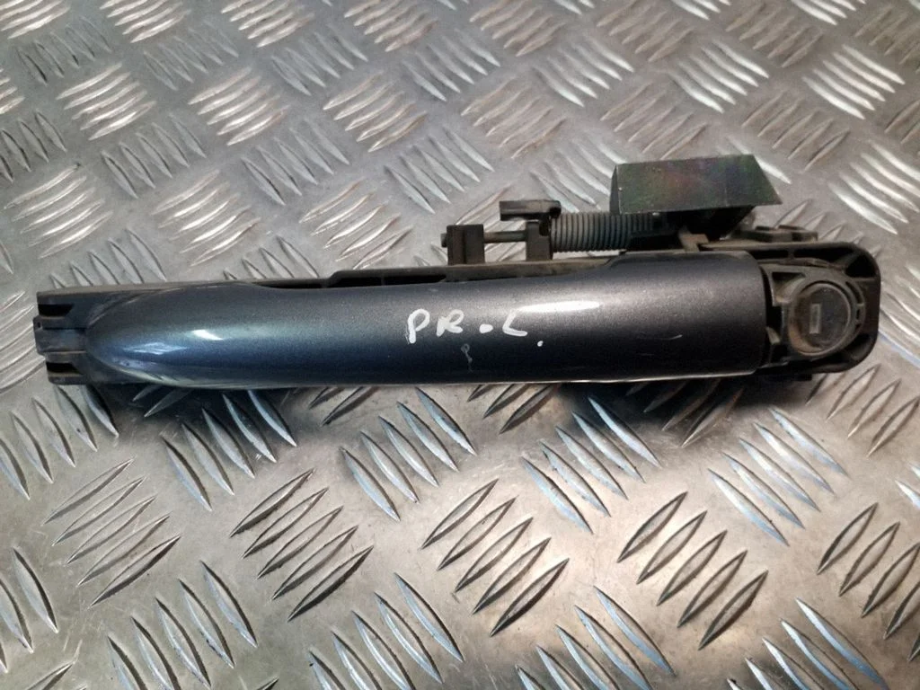 Klamka zewnętrzna drzwi przednich 80611AV600