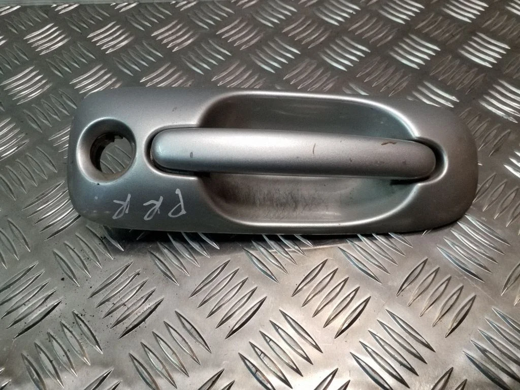 Esiukse välimine käepide – Chrysler Grand Voyager IV (2001-2007)