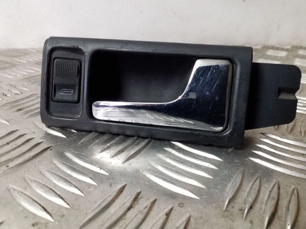 Esiukse sisemine käepide – Audi A6 S6 C4 4A (1994-1997)